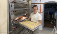 Bäcker Wido Ockenfels in seiner Backstube in Mayschoss im Ahrtal