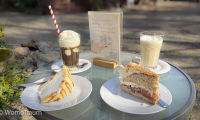 Café de Klönstuv in Rieth am Stettiner Haff. Hier gibt es den besten Kuchen weit und breit.