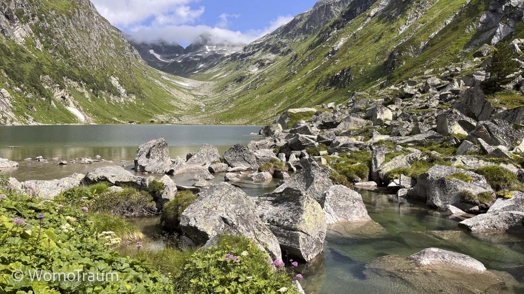 Der Dorfer See im gleichnamigen Tal in Tirol / Österreich