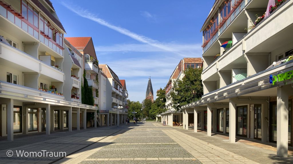in der Großen Scharrnstrasse, einer spätsozialistischen Fußgängerzone die in den Jahren 1986 bis 1988 entstanden ist. Von der Ostsee zum Balaton - Frankfurt/Oder
